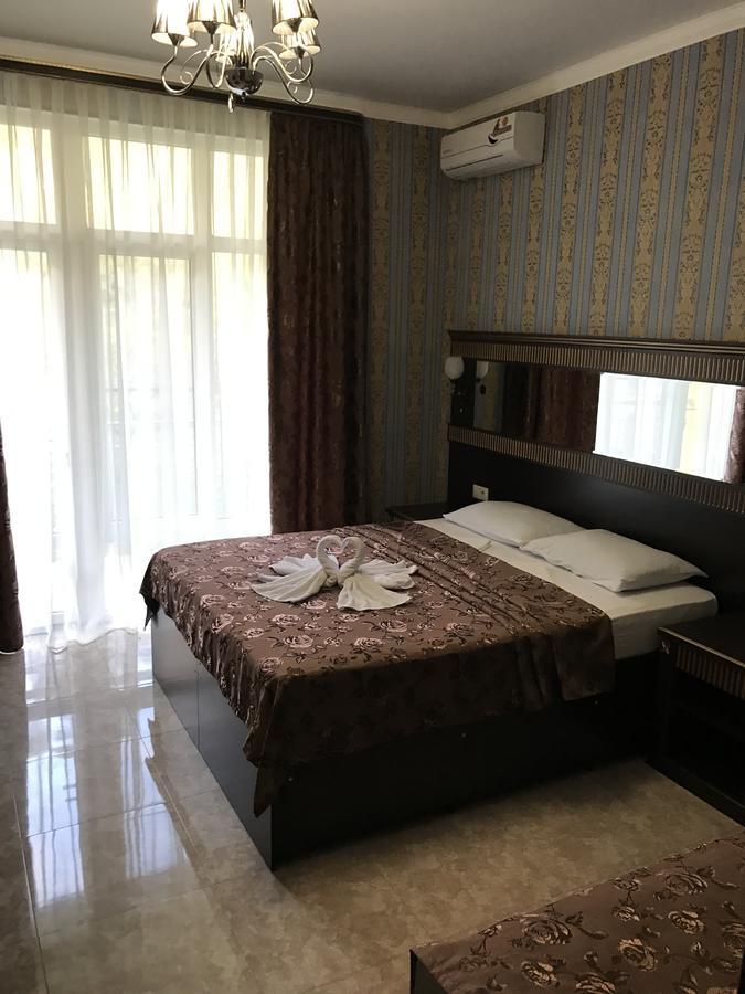 Hotel Danelyan ปิซุนดา ภายนอก รูปภาพ