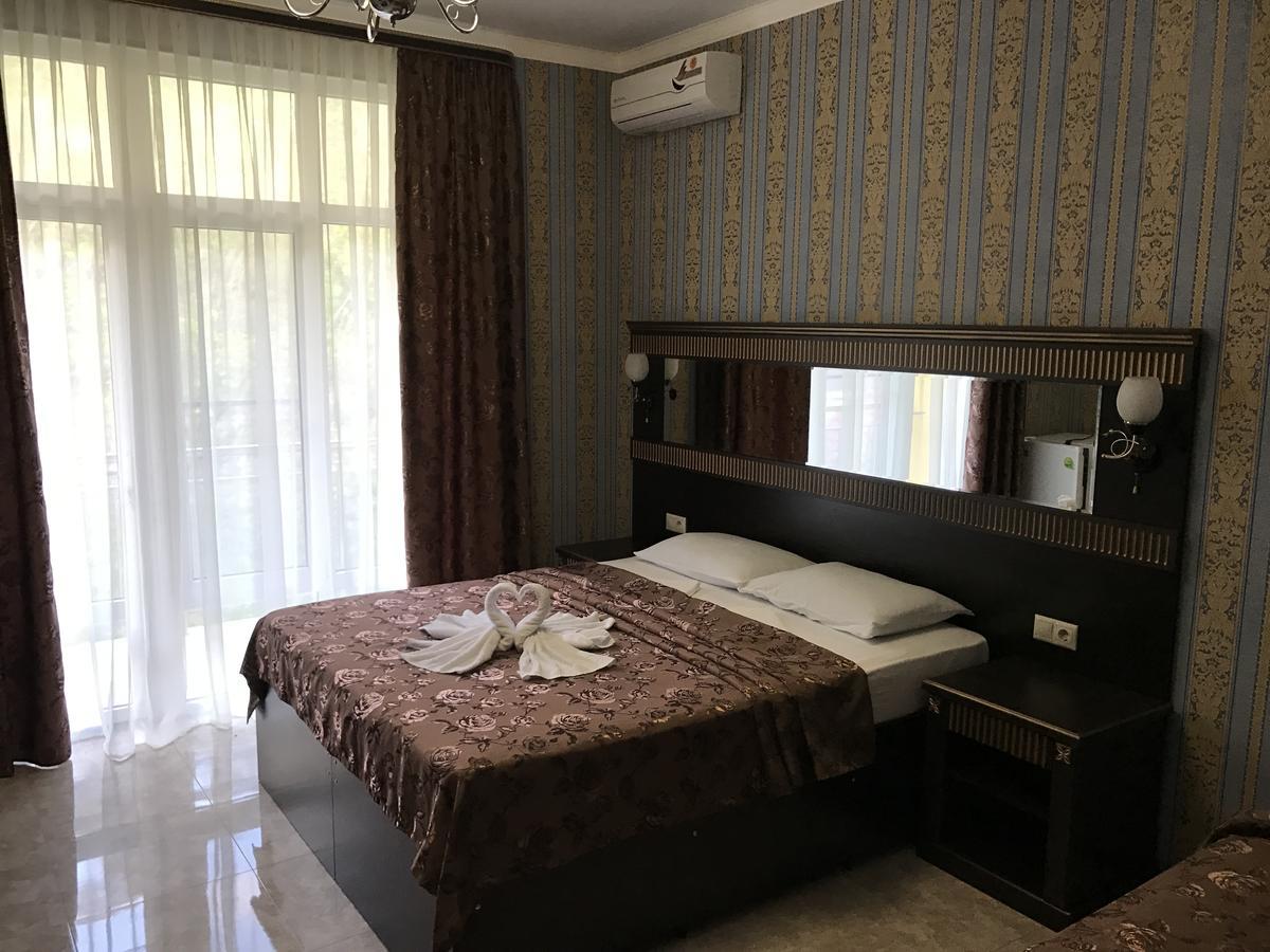 Hotel Danelyan ปิซุนดา ภายนอก รูปภาพ