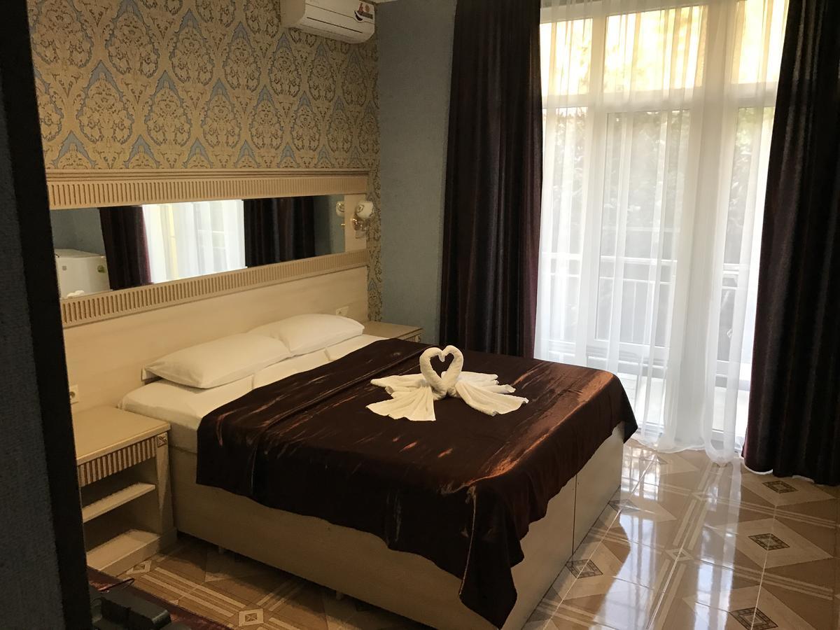 Hotel Danelyan ปิซุนดา ภายนอก รูปภาพ