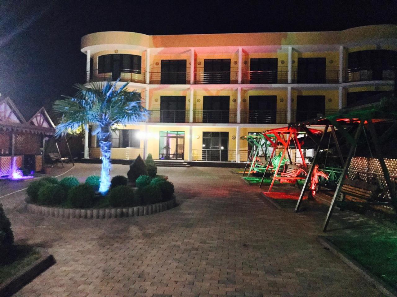 Hotel Danelyan ปิซุนดา ภายนอก รูปภาพ